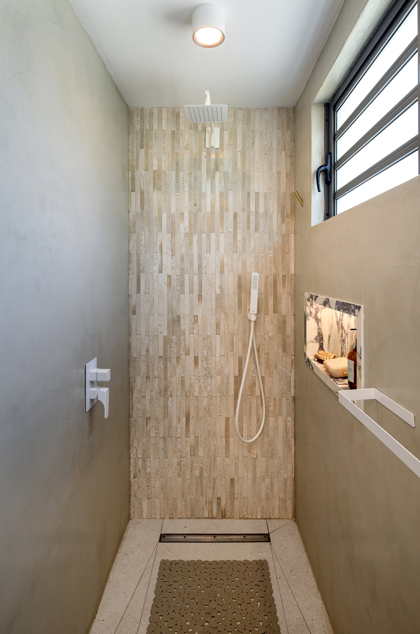 Iva Tile